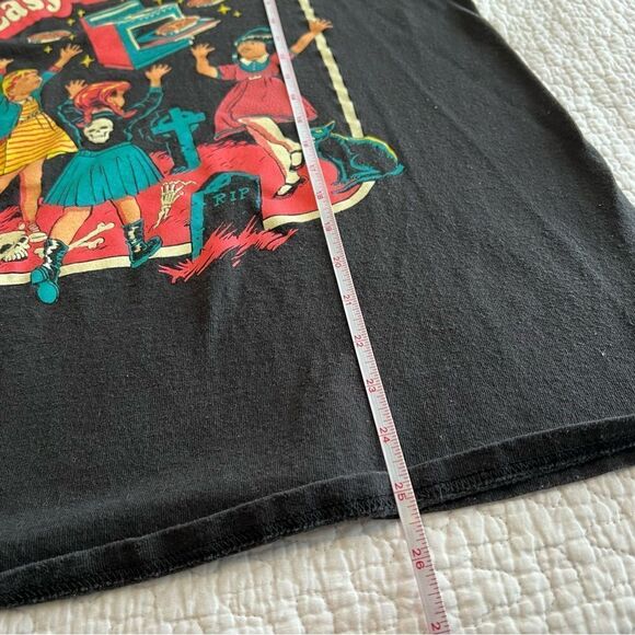 ✨ Creepy Co. Women’s Black Easy Bake Coven Shirt Medium - Picture 6 of 6